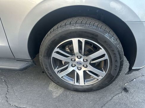 Used 2024 Ford Expedition Limited image 21