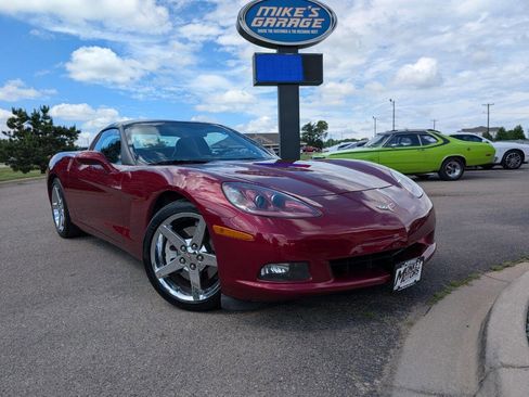 Used 2007 Chevrolet Corvette Coupe w/ Preferred Equipment Group RWD image 2