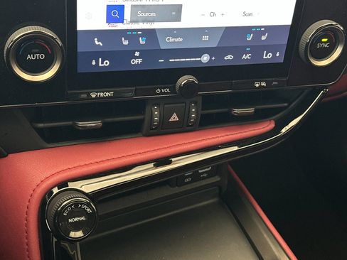 Used 2025 Lexus NX 250 FWD w/ Premium Package image 21