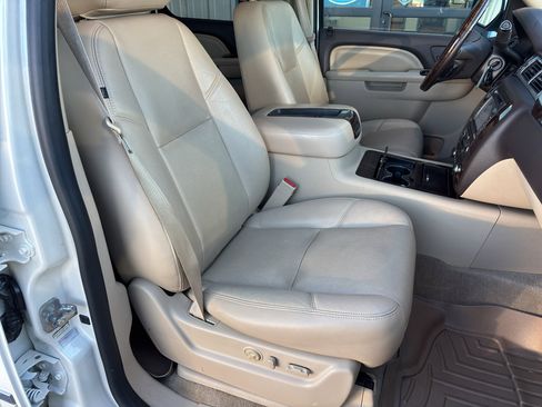 Used 2013 GMC Yukon XL Denali image 10