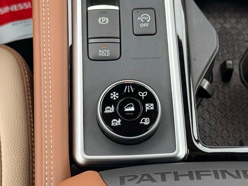 New 2026 Nissan Pathfinder Platinum AWD/4WD image 31