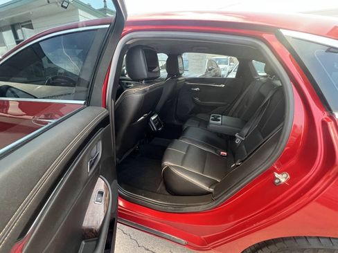 Used 2015 Chevrolet Impala LTZ FWD image 12