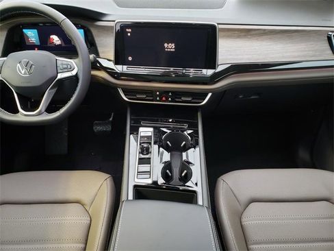 New 2026 Volkswagen Atlas SEL image 9