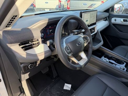 New 2026 Ford Explorer Active w/ Active Comfort Package RWD image 28