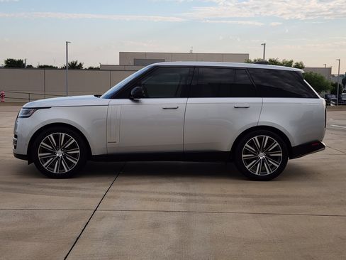 Used 2023 Land Rover Range Rover Autobiography AWD/4WD image 3