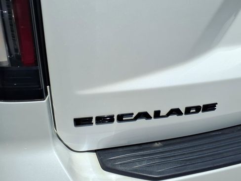 Certified 2023 Cadillac Escalade ESV Sport Platinum w/ LPO, ONYX Package AWD/4WD image 10