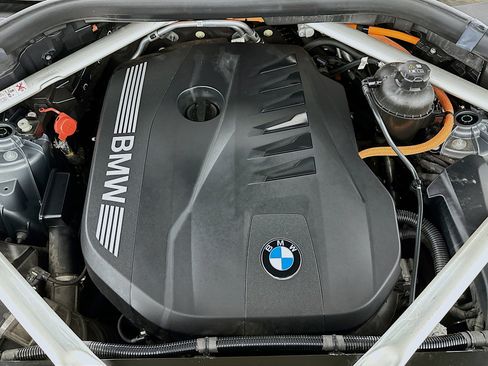 Used 2024 BMW X5 xDrive50e w/ M Sport Package image 31