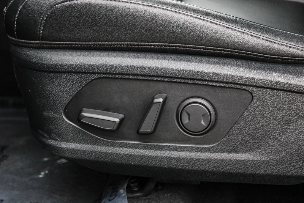 Used 2025 Kia Sportage EX FWD image 21
