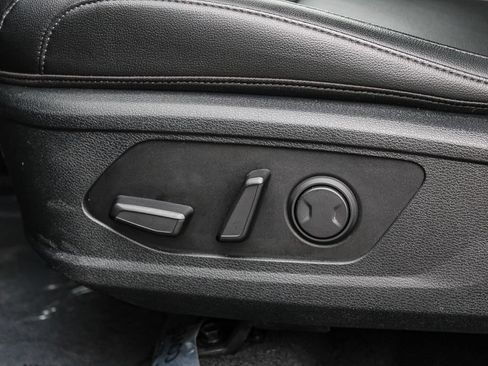 Used 2025 Kia Sportage EX FWD image 21