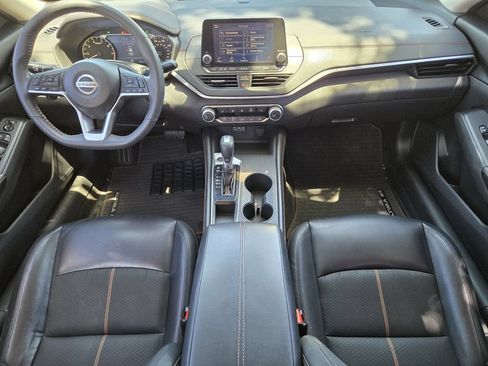 Used 2022 Nissan Altima 2.5 SR w/ Midnight Edition Package FWD image 18