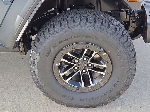 New 2026 Jeep Wrangler Unlimited Rubicon 392 image 7