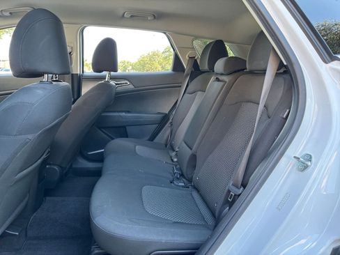 Used 2025 Kia Sportage LX FWD image 21