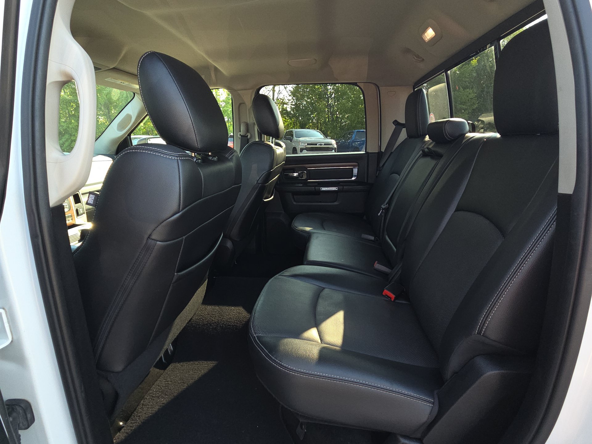 Used 2016 RAM 1500 Laramie w/ Convenience Group AWD/4WD image 29