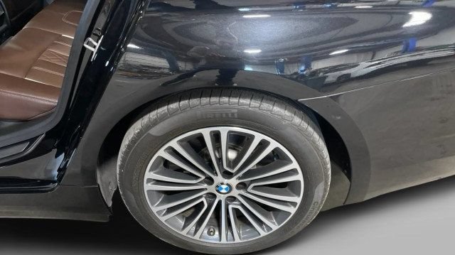 Used 2018 BMW 540i RWD image 19