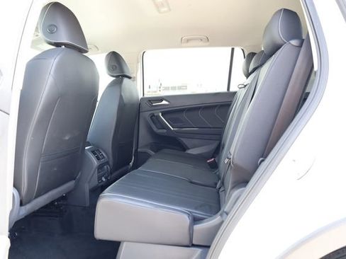 Used 2023 Volkswagen Tiguan SE FWD image 28
