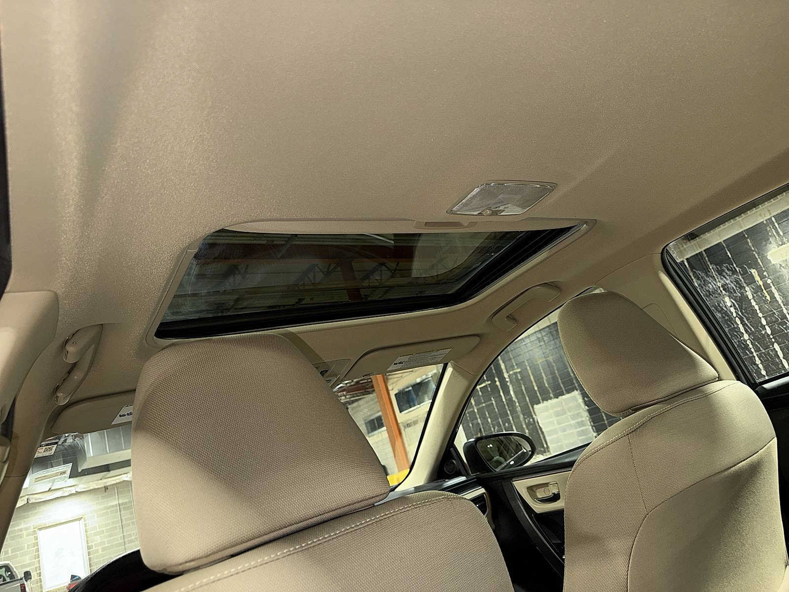 Used 2015 Toyota Corolla LE FWD image 23