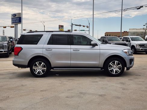 Certified 2023 Ford Expedition XLT AWD/4WD image 7