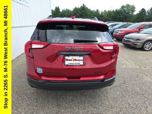 Used 2024 GMC Terrain SLE w/ Driver Convenience Package AWD/4WD image 9