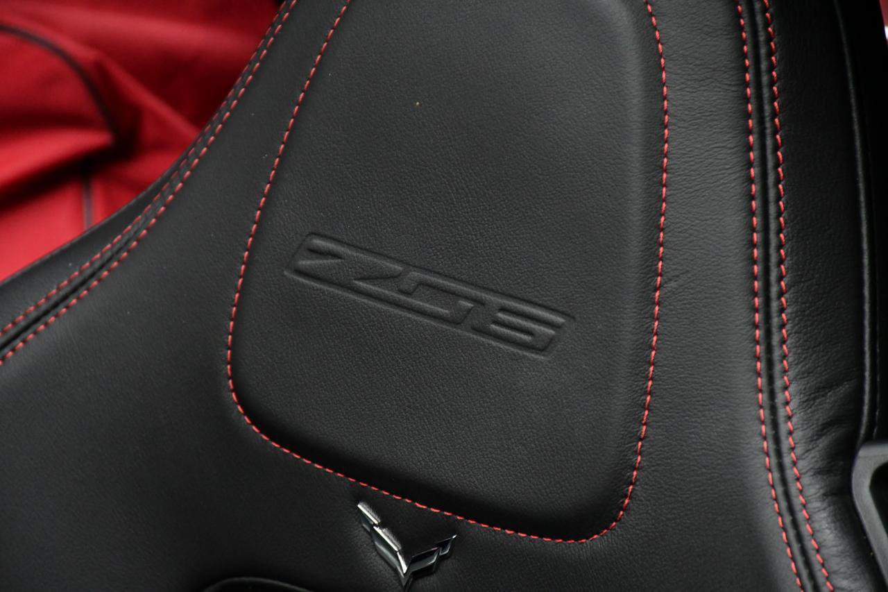 Used 2016 Chevrolet Corvette Z06 w/ 3LZ Preferred Equipment Group RWD image 5