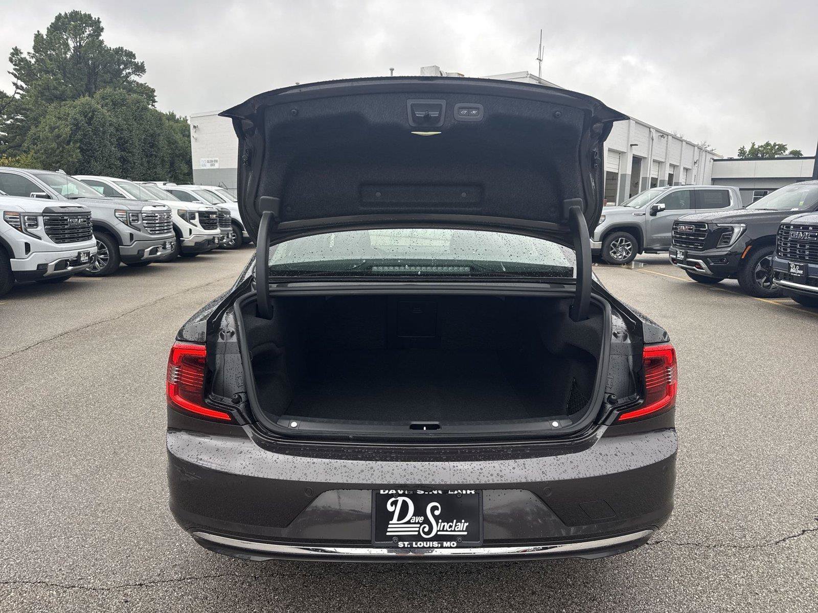 Used 2025 Volvo S90 B6 Plus AWD/4WD image 26
