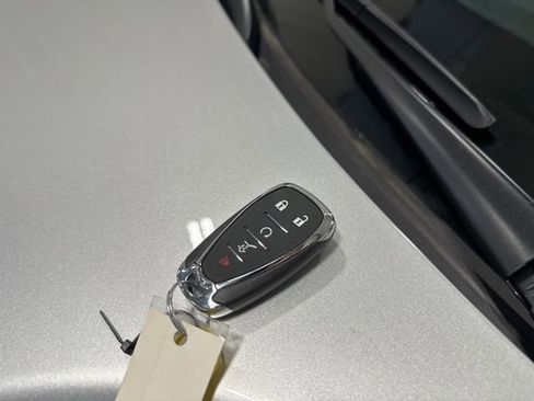 Used 2021 Chevrolet Equinox LT image 36