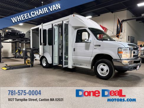 Used 2015 Ford E-350 and Econoline 350 Super Duty image 1