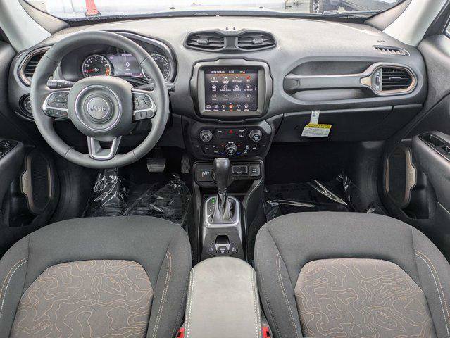 Certified 2023 Jeep Renegade Latitude w/ Sun/Sound Group AWD/4WD image 14