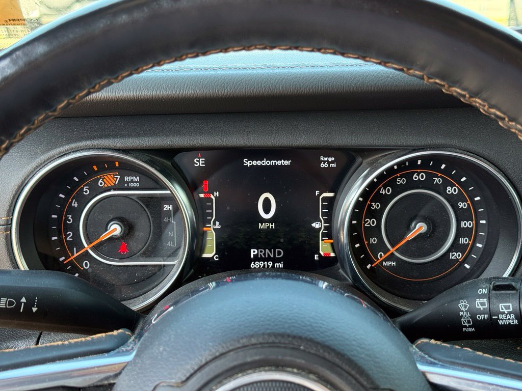 Used 2022 Jeep Wrangler Unlimited Sahara AWD/4WD image 17