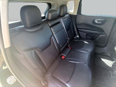 Used 2018 Jeep Compass Latitude w/ Popular Equipment Group FWD image 19