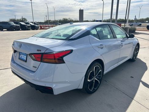 Certified 2024 Nissan Altima 2.5 SR image 6