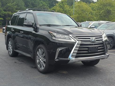 Used 2016 Lexus LX 570 4WD w/ Luxury Package image 3