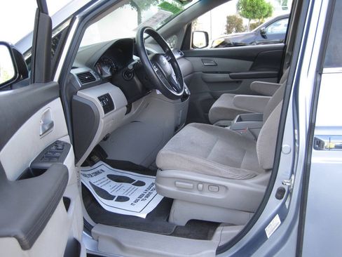 Used 2012 Honda Odyssey EX image 19