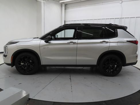 New 2025 Mitsubishi Outlander SEL Black Edition image 6