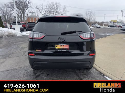 Used 2023 Jeep Cherokee Altitude Lux w/ Lux Elite Package image 4