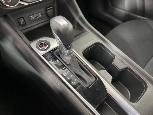 Used 2024 Nissan Sentra SV image 31