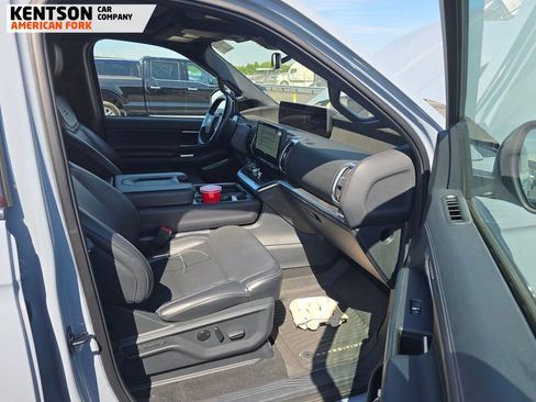 Used 2025 Ford Expedition Max Platinum w/ Stealth Appearance Package AWD/4WD image 6