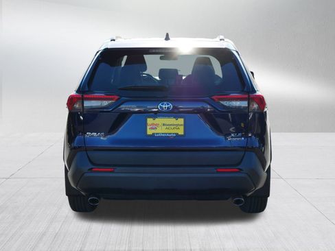 Used 2021 Toyota RAV4 XLE Premium image 6