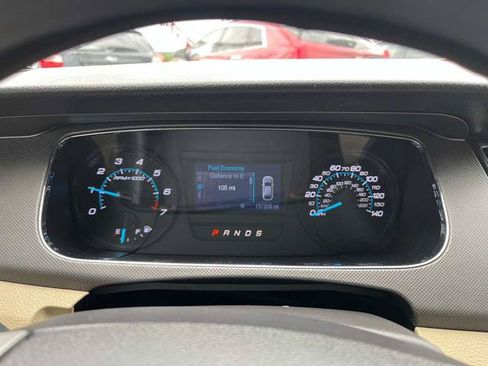 Used 2016 Ford Taurus SE FWD image 26