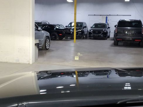 Used 2019 Cadillac Escalade ESV Luxury RWD image 43