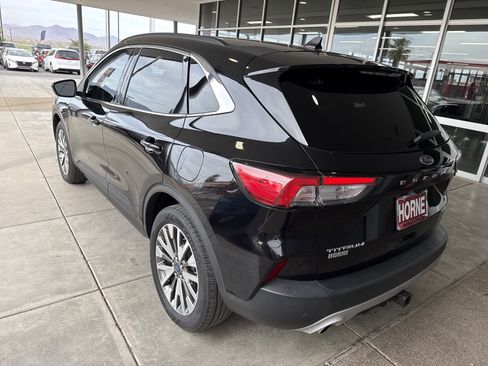 Used 2022 Ford Escape Titanium w/ Class II Trailer Tow Package AWD/4WD image 6