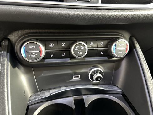 Used 2024 Alfa Romeo Stelvio Ti AWD/4WD image 19