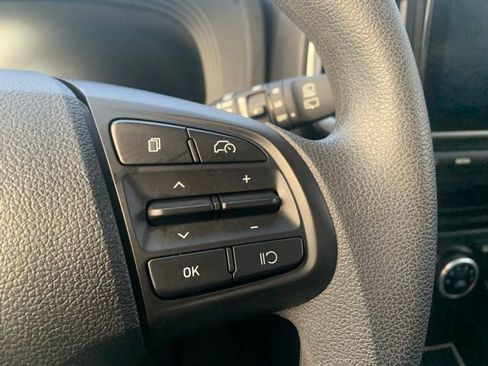 Certified 2023 Hyundai Venue SE image 17