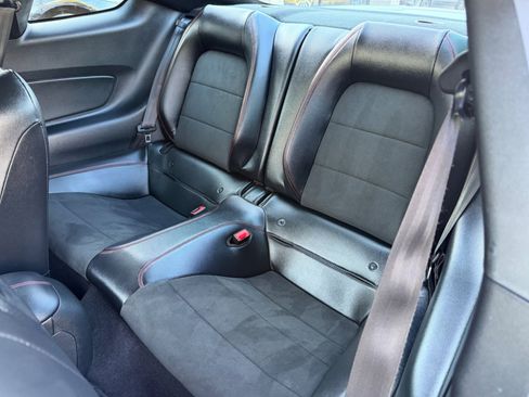 Used 2019 Ford Mustang GT Premium w/ Equipment Group 401A RWD image 32