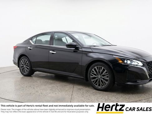 Used 2025 Nissan Altima 2.5 SV FWD image 1