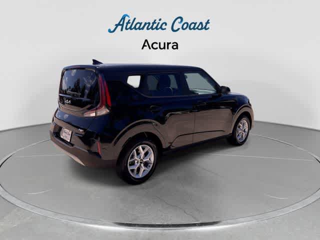 Used 2024 Kia Soul LX w/ Option Group 015 FWD image 8