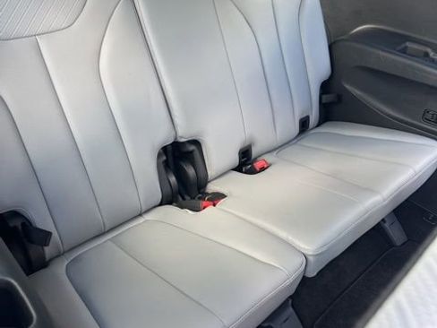 Certified 2024 Hyundai Palisade SEL image 32