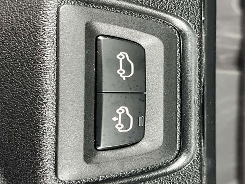 Used 2025 BMW X5 xDrive50e w/ Premium Package image 24