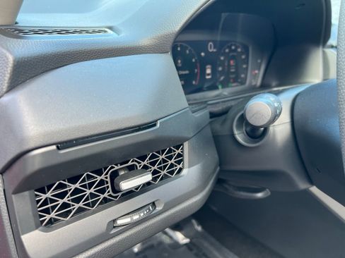 Used 2025 Honda Accord SE image 27