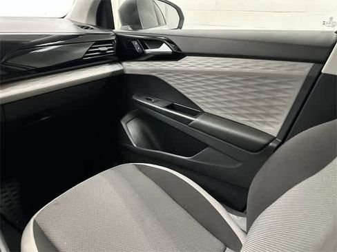 Used 2023 Volkswagen Taos S image 13