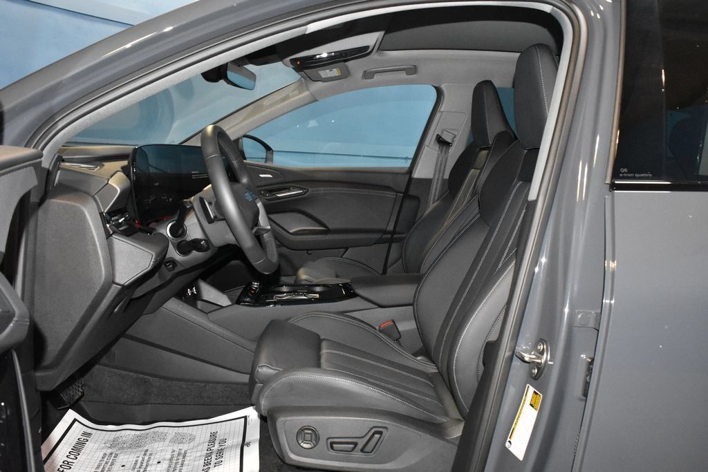 Used 2025 Audi Q6 e-tron Premium Plus AWD/4WD image 7